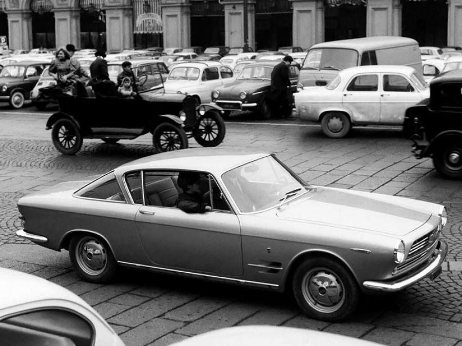  Fiat 2300 S Coupe 1961 года  (фото 10 из 19)
